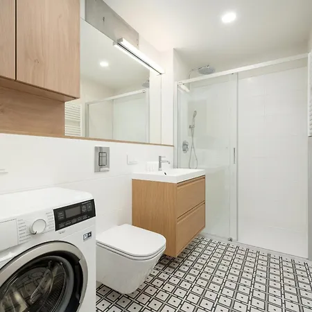 Apartament Luxury With Parking And Air Conditioning Near Center By Renters Prestige