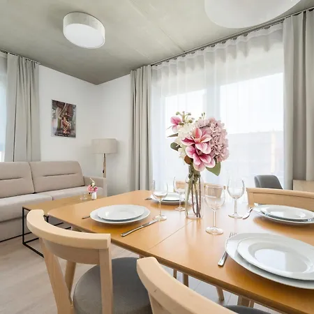 Luxury With Parking And Air Conditioning Near Center By Renters Prestige *