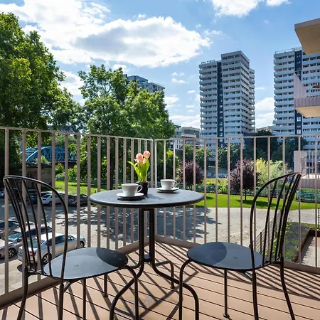 Luxury With Parking And Air Conditioning Near Center By Renters Prestige