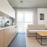 Luxury With Parking And Air Conditioning Near Center By Renters Prestige Daire *