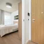 아파트 Luxury With Parking And Air Conditioning Near Center By Renters Prestige