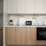 Luxury With Parking And Air Conditioning Near Center By Renters Prestige 아파트