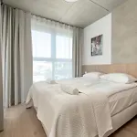Luxury With Parking And Air Conditioning Near Center By Renters Prestige 아파트 *