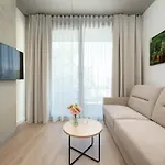 아파트 Luxury With Parking And Air Conditioning Near Center By Renters Prestige