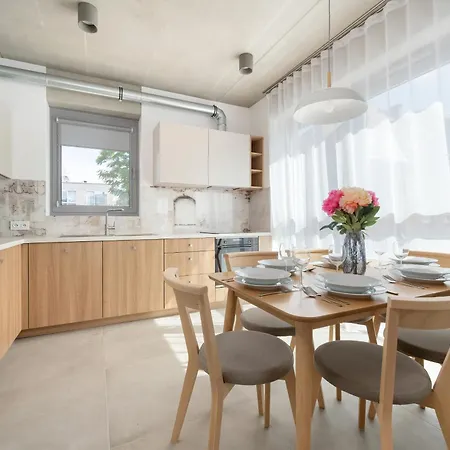 Luxury With Parking And Air Conditioning Near Center By Renters Prestige شقة *