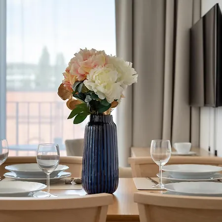 Luxury With Parking And Air Conditioning Near Center By Renters Prestige فروتسواف