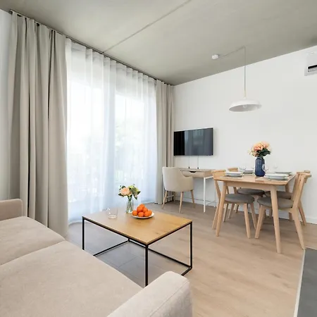 Luxury With Parking And Air Conditioning Near Center By Renters Prestige Apartament *