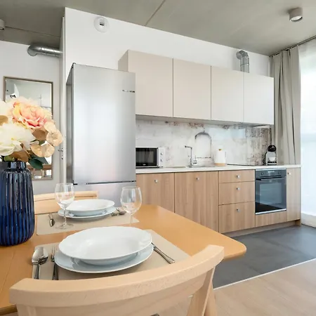 شقة Luxury With Parking And Air Conditioning Near Center By Renters Prestige *