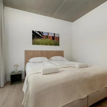 شقة Luxury With Parking And Air Conditioning Near Center By Renters Prestige فروتسواف