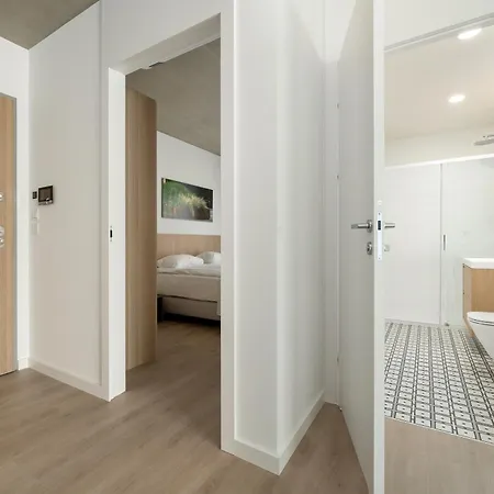 Luxury With Parking And Air Conditioning Near Center By Renters Prestige فروتسواف