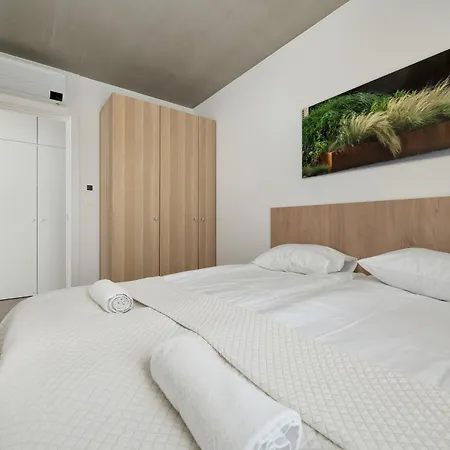 شقة Luxury With Parking And Air Conditioning Near Center By Renters Prestige