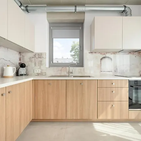 Luxury With Parking And Air Conditioning Near Center By Renters Prestige فروتسواف