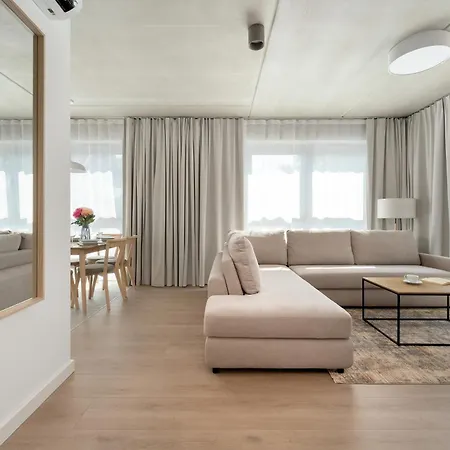 شقة Luxury With Parking And Air Conditioning Near Center By Renters Prestige