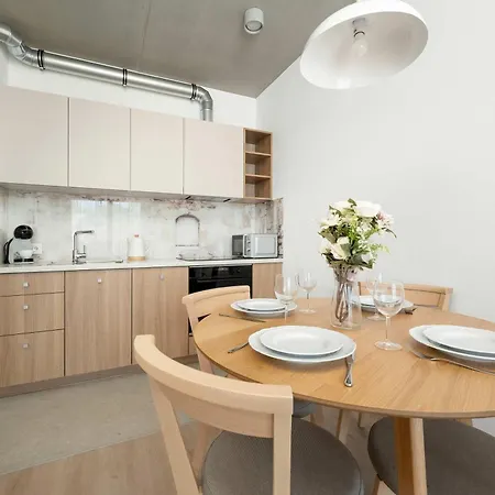 Luxury With Parking And Air Conditioning Near Center By Renters Prestige فروتسواف