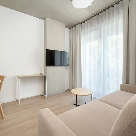 شقة Luxury With Parking And Air Conditioning Near Center By Renters Prestige *