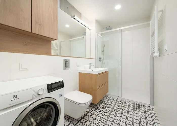 Lejlighed Luxury With Parking And Air Conditioning Near Center By Renters Prestige