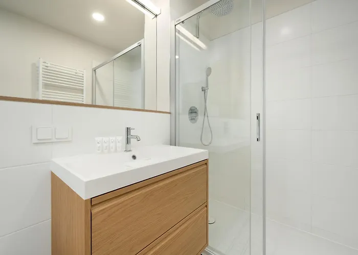 Lejlighed Luxury With Parking And Air Conditioning Near Center By Renters Prestige *