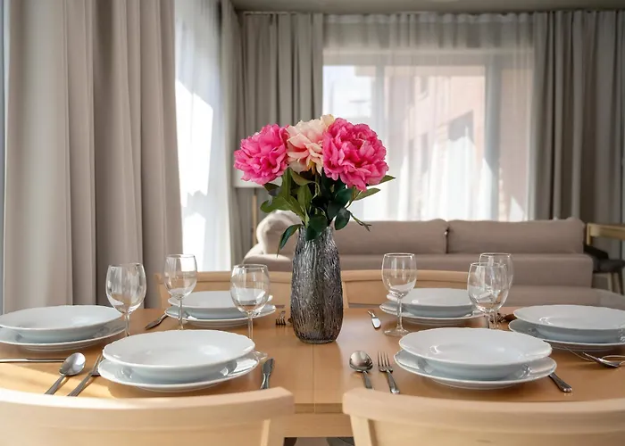 Lejlighed Luxury With Parking And Air Conditioning Near Center By Renters Prestige