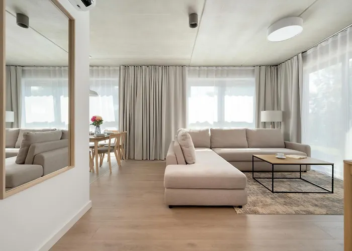 Lejlighed Luxury With Parking And Air Conditioning Near Center By Renters Prestige