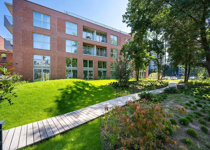 Luxury With Parking And Air Conditioning Near Center By Renters Prestige *