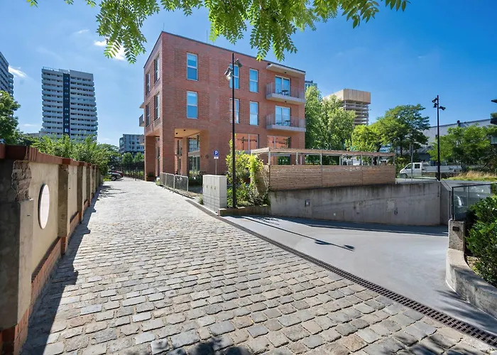 Luxury With Parking And Air Conditioning Near Center By Renters Prestige Lejlighed *