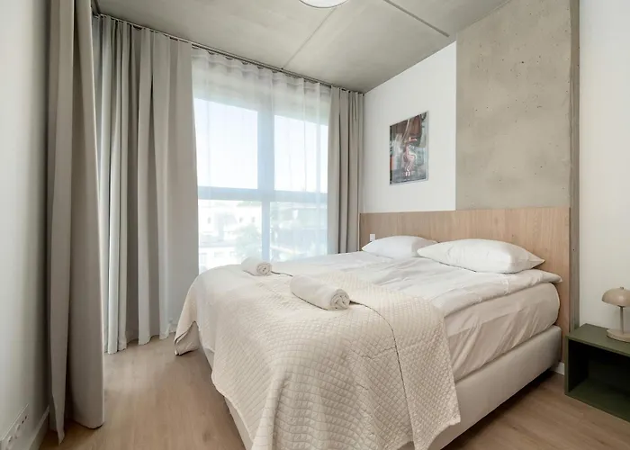 Luxury With Parking And Air Conditioning Near Center By Renters Prestige Lejlighed *